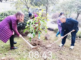 拥抱春天 呵护绿色