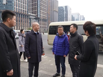 向春节期间坚守岗位的物业人致敬 成都市物业管理协会开展节前慰问